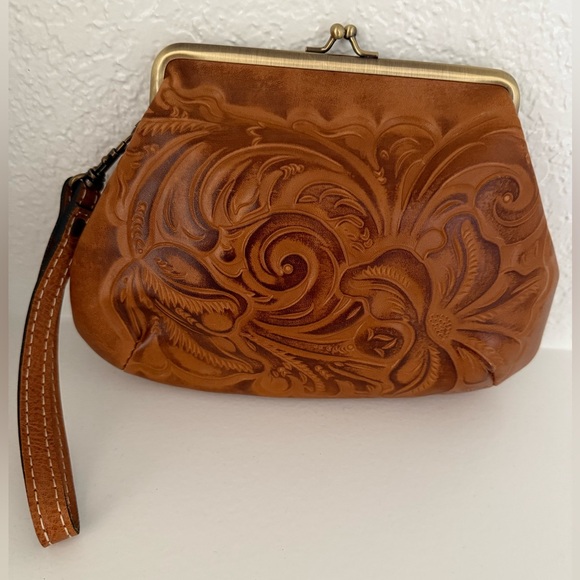 Patricia Nash Savena Tooled Leather Wristlet - Picture 3 of 5
